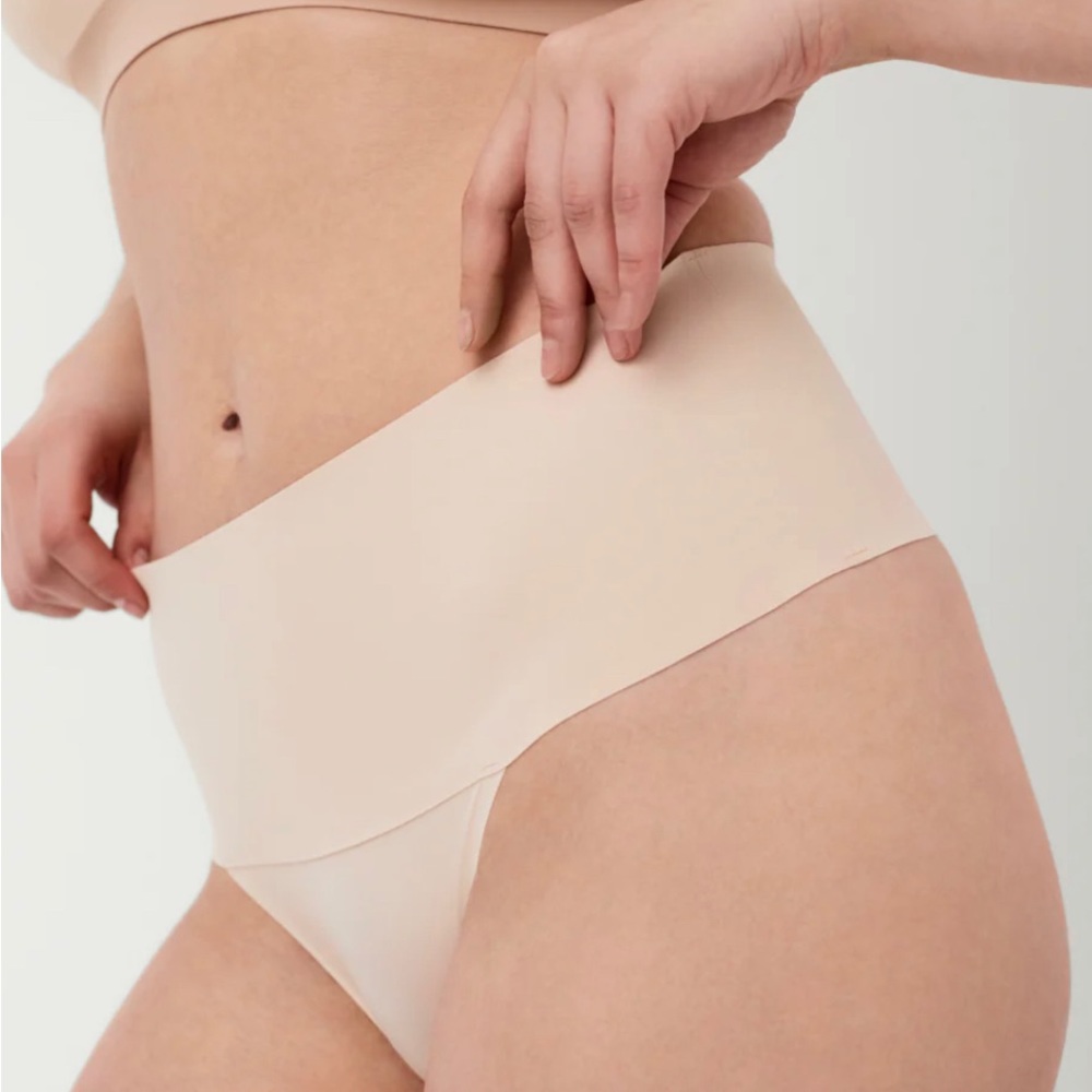 Spanx Undie-tectable Thong